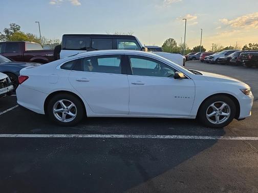 2017 Chevrolet Malibu 1LS