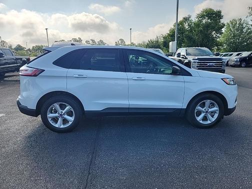 2021 Ford Edge SE