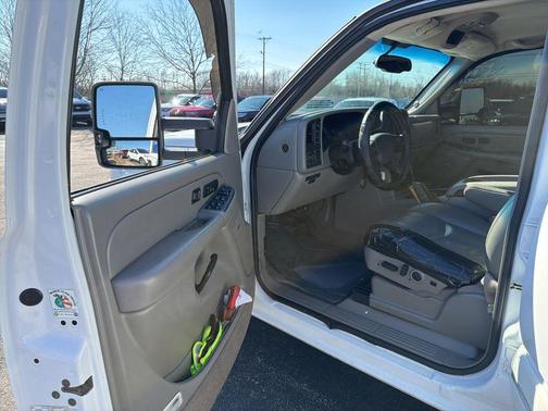 2004 Chevrolet Silverado 2500 LT Crew Cab