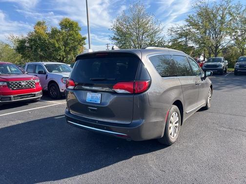 2017 Chrysler Pacifica Touring-L