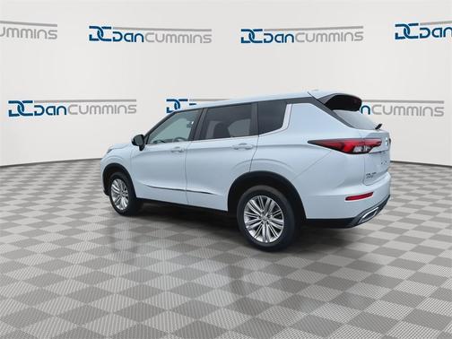 2022 Mitsubishi Outlander ES