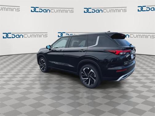 2023 Mitsubishi Outlander SE Special Edition