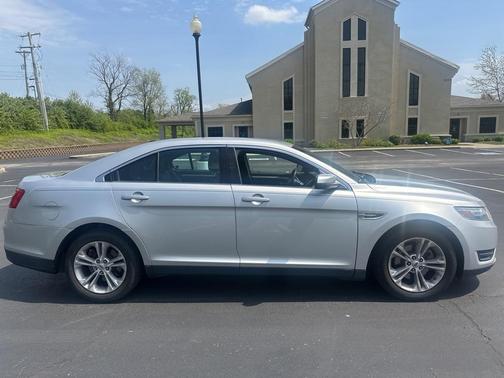 2013 Ford Taurus SEL
