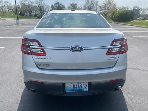 2013 Ford Taurus SEL