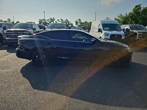 2023 Nissan Maxima SR