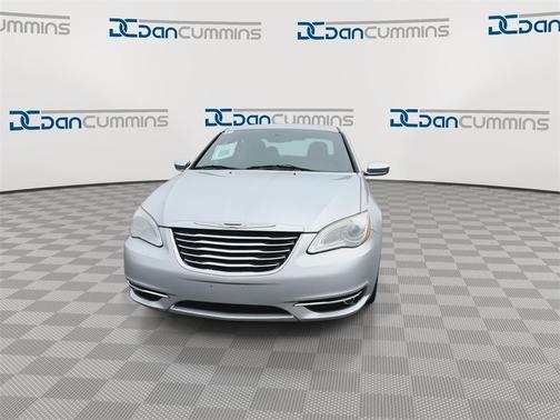 2012 Chrysler 200 Limited