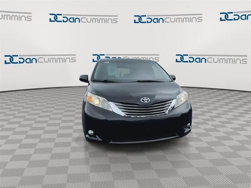 2013 Toyota Sienna XLE