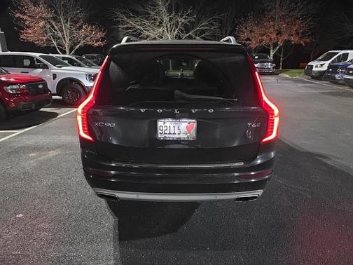 2017 Volvo XC90 T6 Momentum