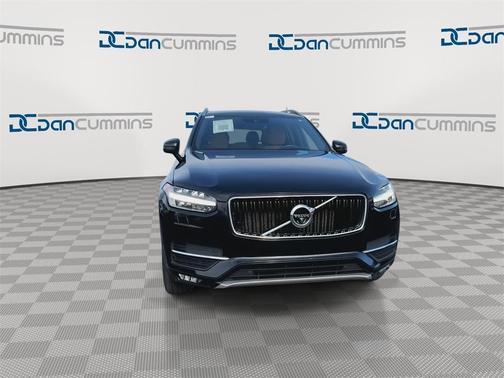 2017 Volvo XC90 T6 Momentum