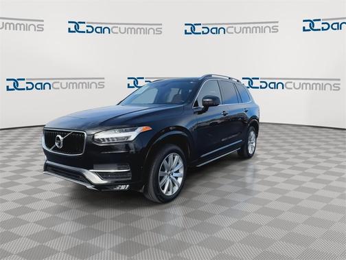 2017 Volvo XC90 T6 Momentum