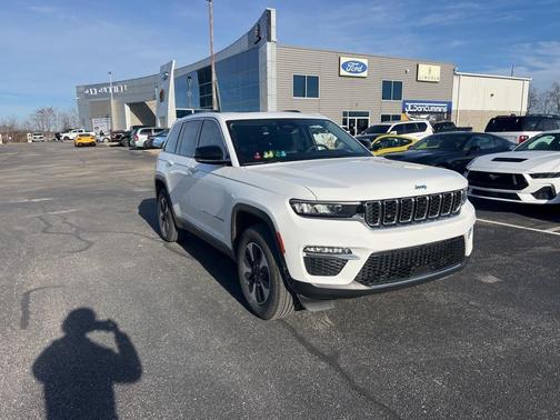 2023 Jeep Grand Cherokee 4xe Base