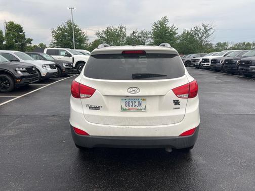 2015 Hyundai TUCSON SE