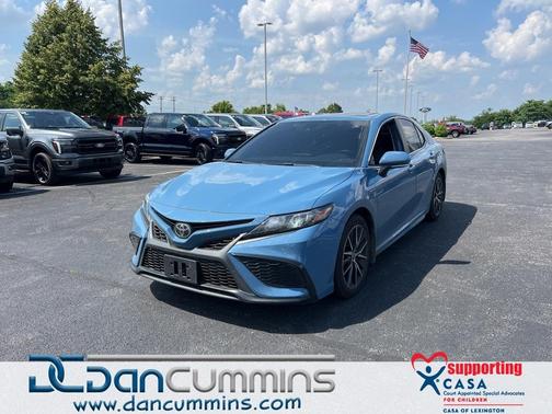 2023 Toyota Camry SE