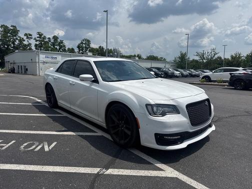 2023 Chrysler 300