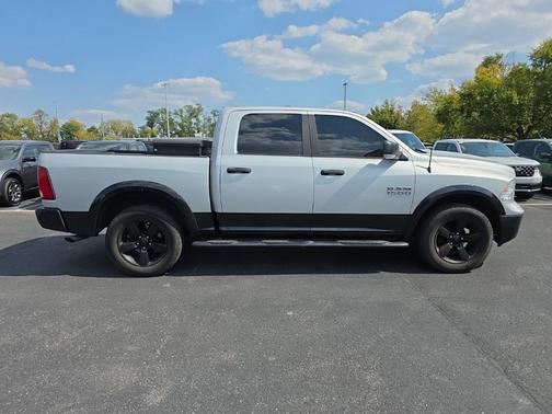 2016 RAM 1500 SLT