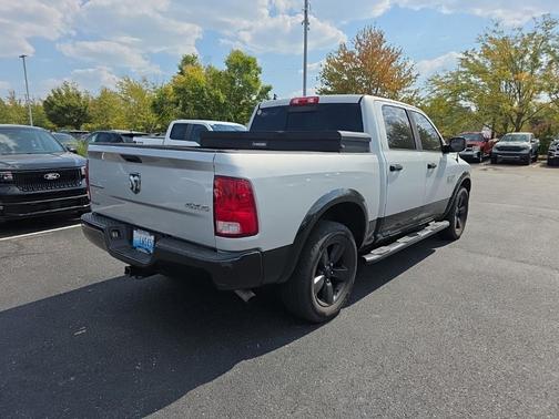 2016 RAM 1500 SLT