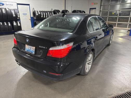 2010 BMW 528 i