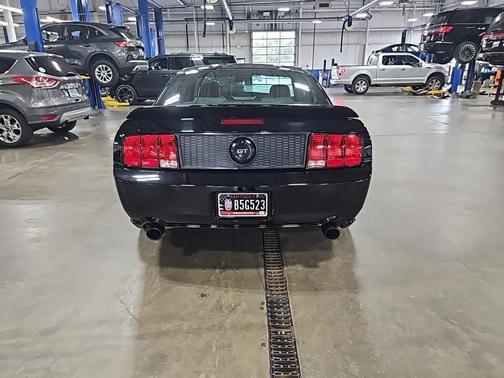 2005 Ford Mustang 