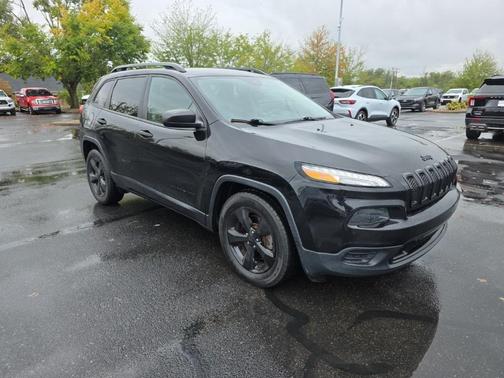 2017 Jeep Cherokee Sport
