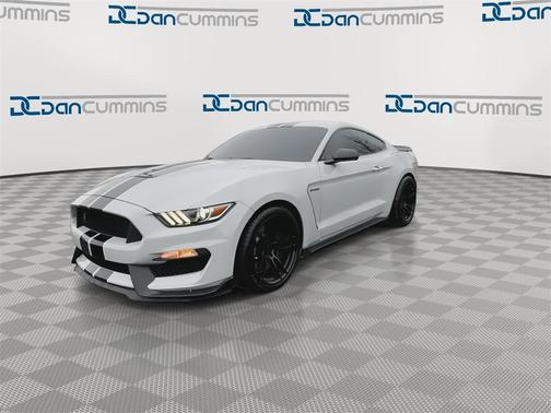 2017 Ford Shelby GT350 Base