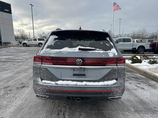 2024 Volkswagen Atlas 2.0T SE