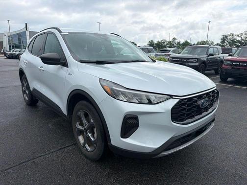 Silver Metallic 2025 Ford Escape ST-Line