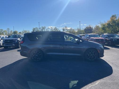 2018 Chrysler Pacifica Touring-L Plus