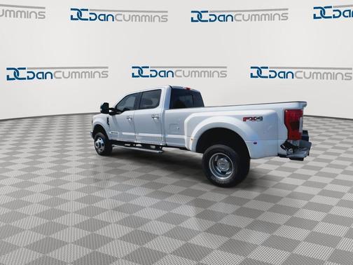 White Platinum Clearcoat Metallic 2019 Ford F-350 Lariat Super Duty