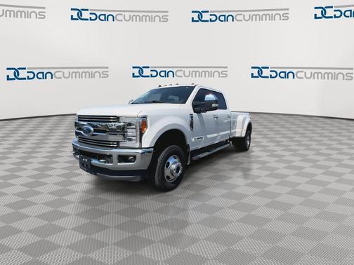 White Platinum Clearcoat Metallic 2019 Ford F-350 Lariat Super Duty