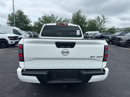 2024 Nissan Frontier SV