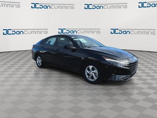 2023 Hyundai ELANTRA SE