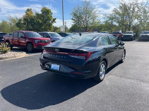 2023 Hyundai ELANTRA SE