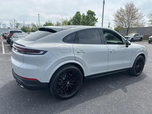 2024 Porsche Cayenne AWD