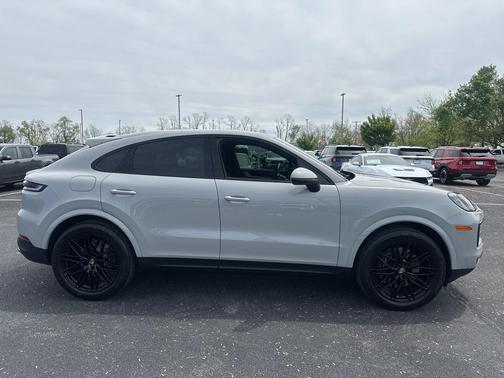 2024 Porsche Cayenne AWD
