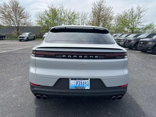 2024 Porsche Cayenne AWD