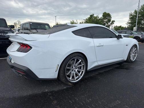 Oxford White 2025 Ford Mustang GT Premium