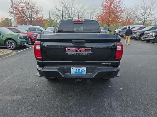 2024 GMC Canyon AT4