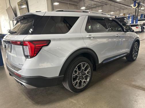 White Metallic 2025 Ford Explorer Platinum