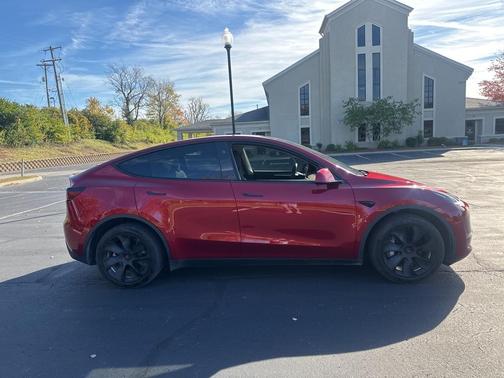 2024 Tesla Model Y Long Range