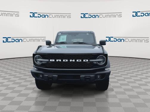 Carbonized Gray Metallic 2025 Ford Bronco Badlands