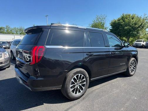 Black Metallic 2025 Ford Expedition Platinum