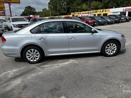 2014 Volkswagen Passat 1.8T S