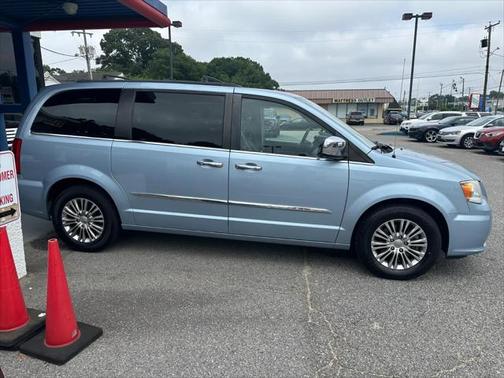 2013 Chrysler Town & Country Touring-L