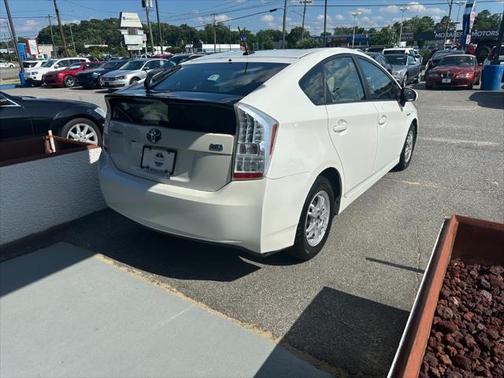 2010 Toyota Prius III