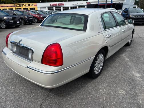 2004 Lincoln Town Car Ultimate