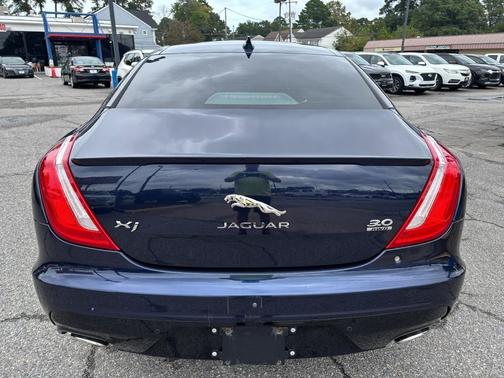 2016 Jaguar XJ XJ R-Sport