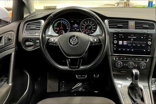 2019 Volkswagen e-Golf SE