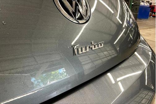 2017 Volkswagen Beetle 1.8T SE