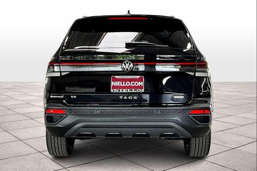 2025 Volkswagen Taos 1.5T SE Black
