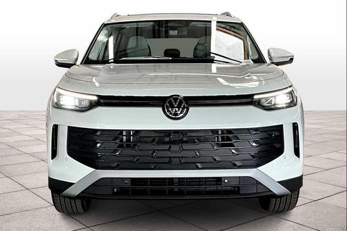 2025 Volkswagen Tiguan 2.0T SE 4MOTION